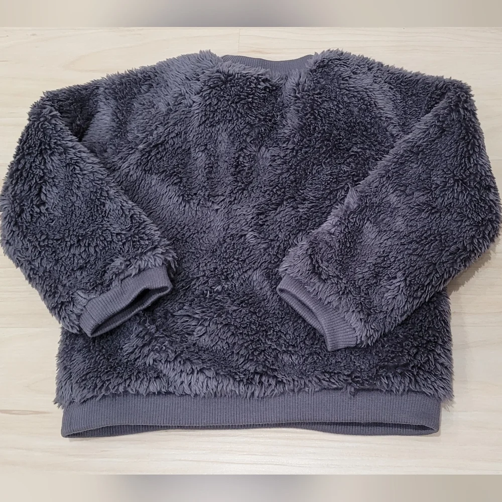 Girl sweater size 2T - Picture 2 of 3